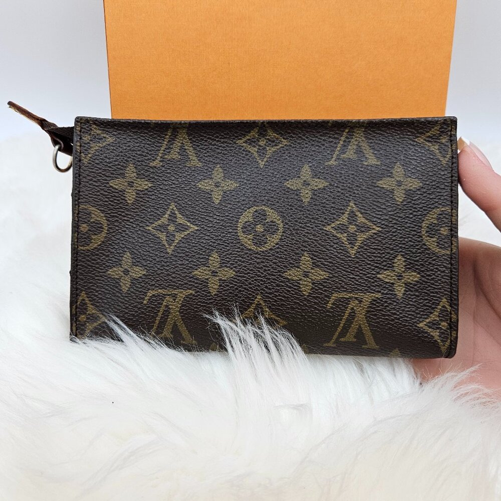 Louis Vuitton Monogram Toiletry Pouch 17